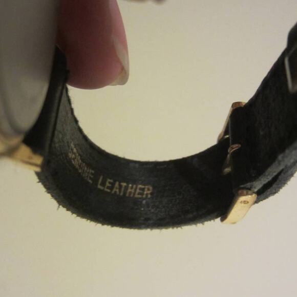 Vintage Disney Mickey Mouse Quartz Wrist Watch Black Leather Band Collectible - Picture 9 of 14